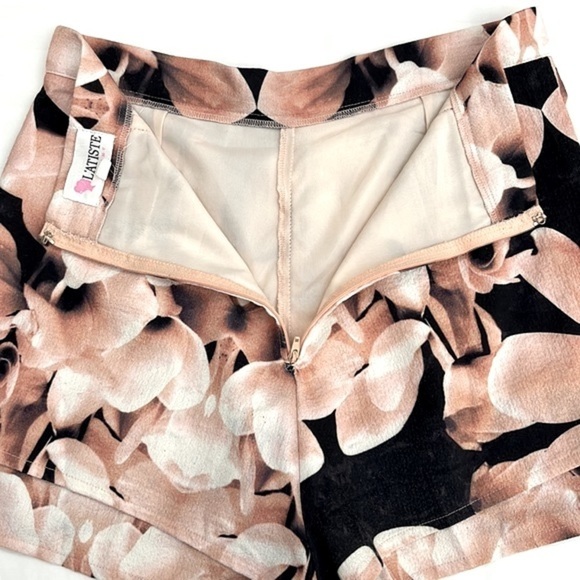 L’atiste By Amy Two Piece Floral Set High Rise Shorts Crop Top Navy Pink - Picture 14 of 16